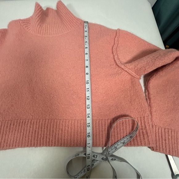 Zara Coral Turtleneck Cropped Sweater - Picture 4 of 9